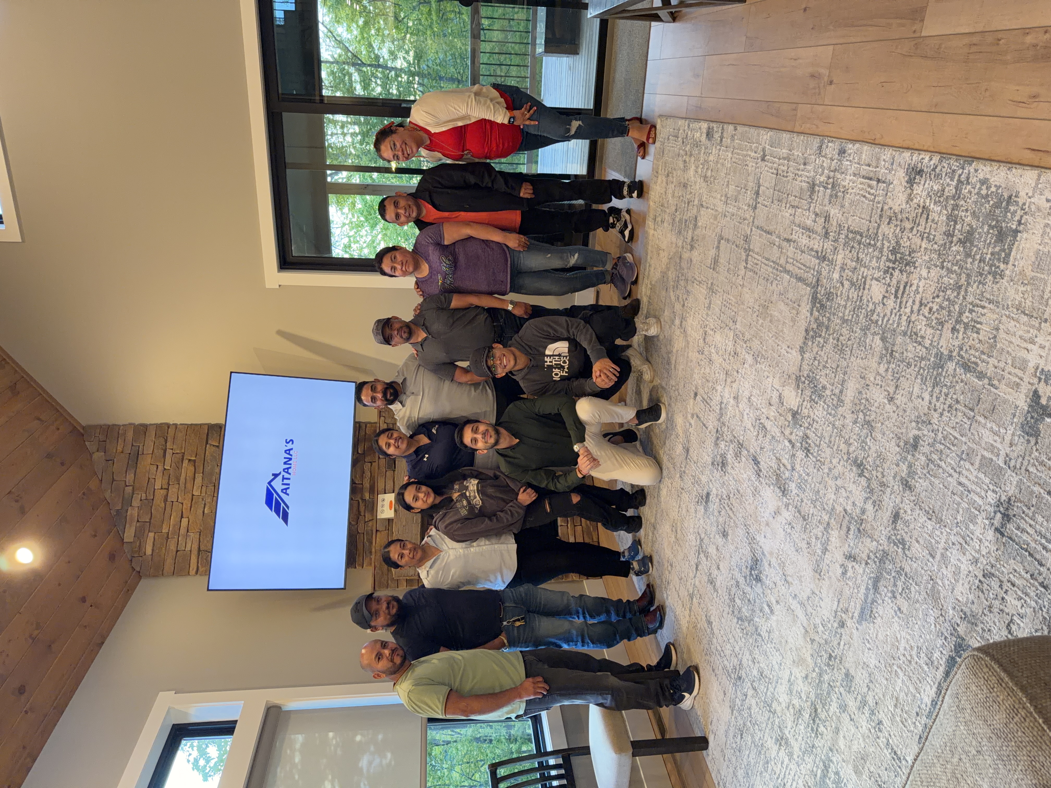 Contractors and professionals networking at a Yo Legado event